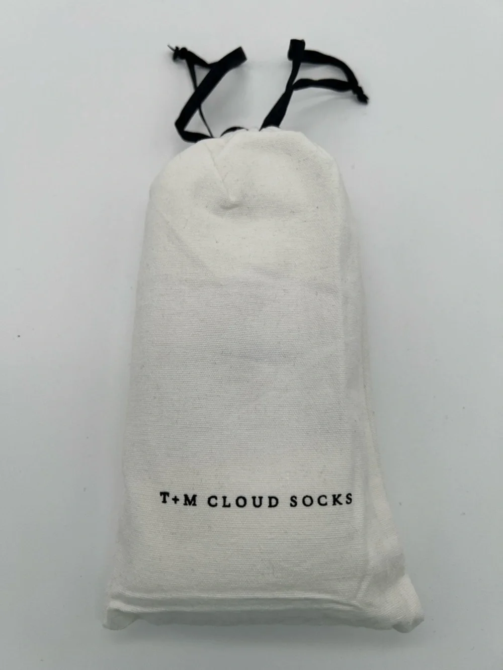 T+M Sweet Dreams White Plush Cloud Socks Sleep Lounge Socks with Drawstring Bag